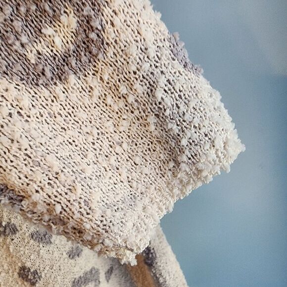 Knox Rose V-Neck Animal Print Sweater - Picture 6 of 9